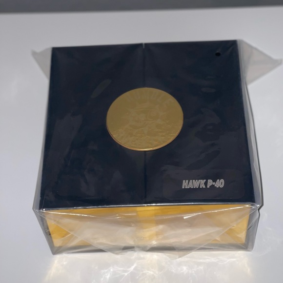 RUMBLE SOCIETY - Hawk P-40 Action Figure - Picture 3 of 12